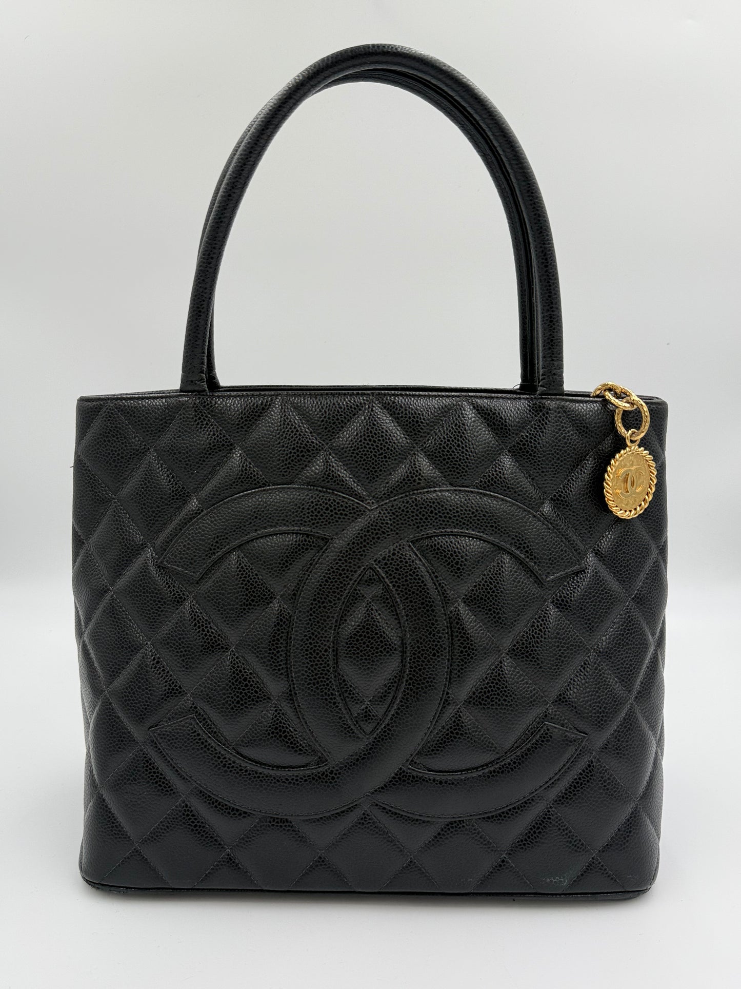 T305 CHANEL Black Caviar Gold Medallion Tote Series 8 03-04