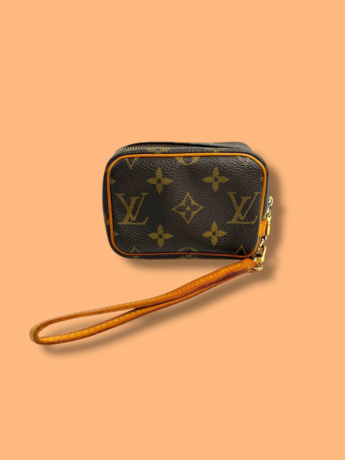 W139 LOUIS VUITTON Monogram Wapity Pouch c Strap FL0045