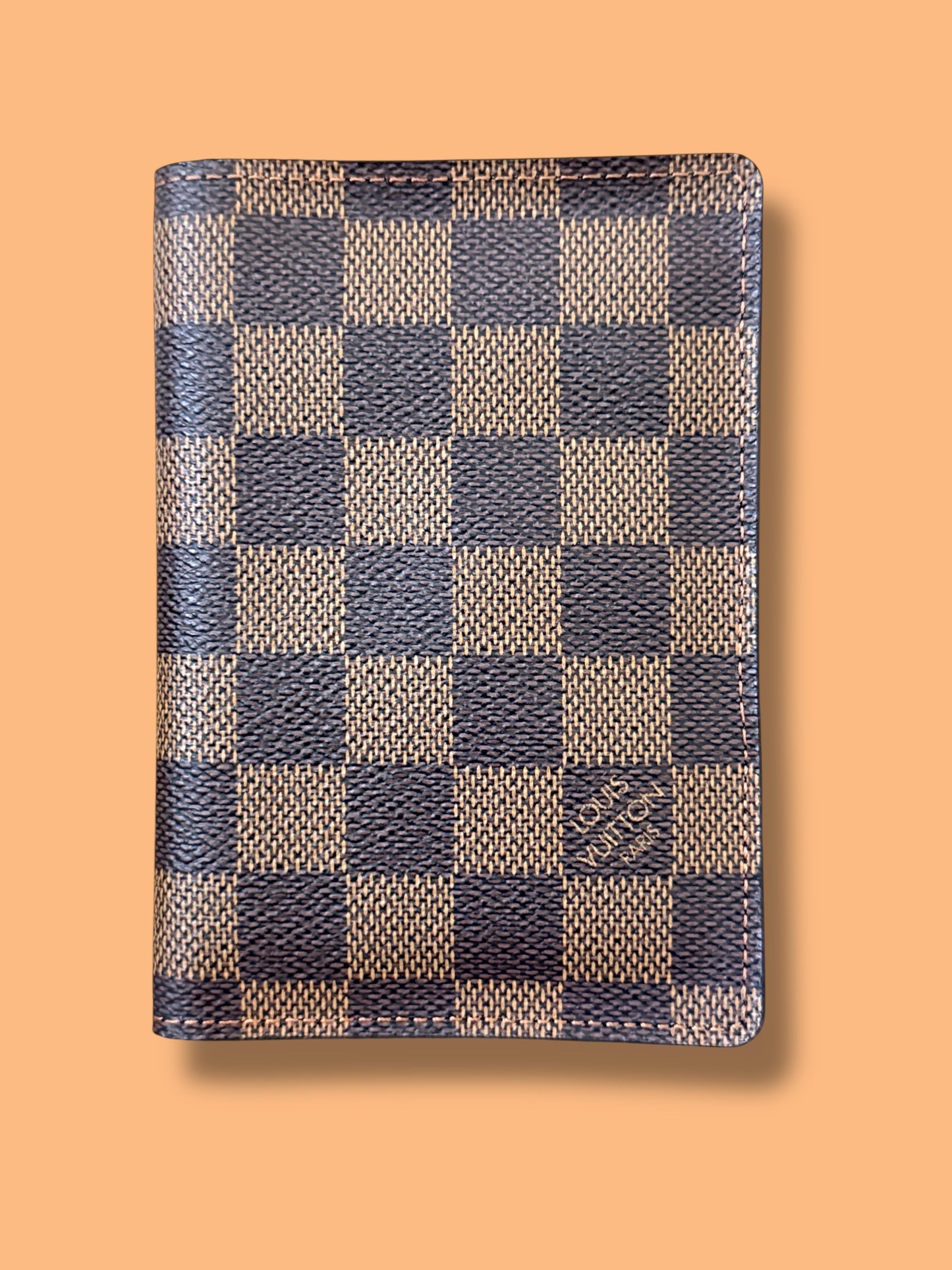 W207 LOUIS VUITTON Damier Ebene Passport Holder CA0015