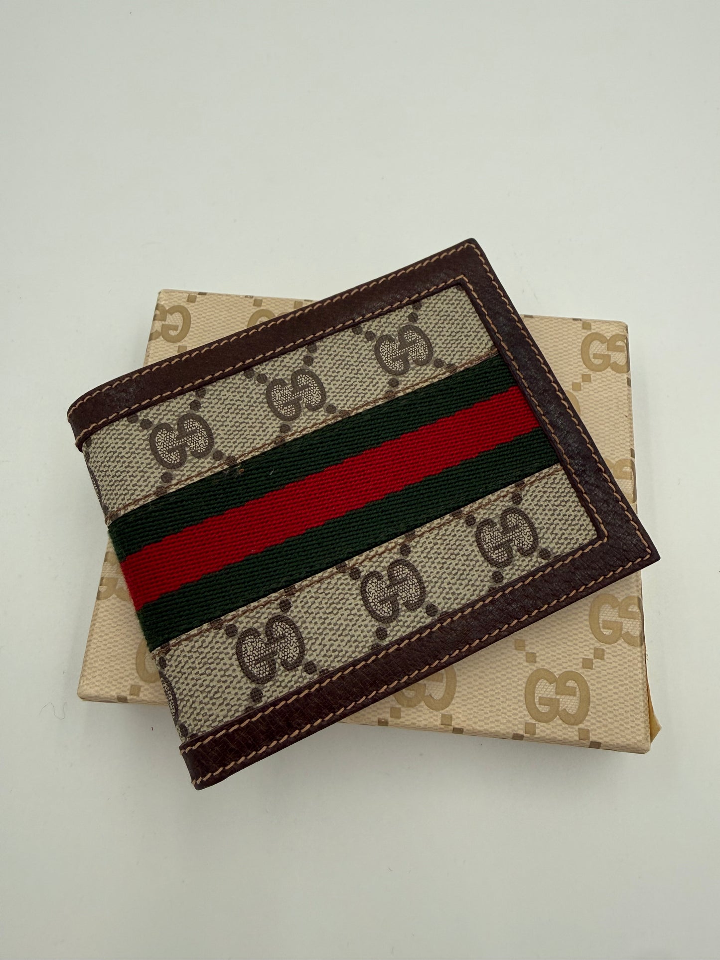 Giftable* W214 GUCCI Vintage Sherry Line Bifold Wallet