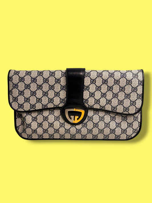 TBC108 GUCCI Vintage Navy GG Supreme Canvas Extra Large Clutch Bag