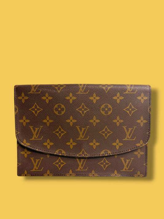 B74 LOUIS VUITTON Monogram 1995 Rabat Pochette 23 VI0975 (light peeling in 1 pocket)