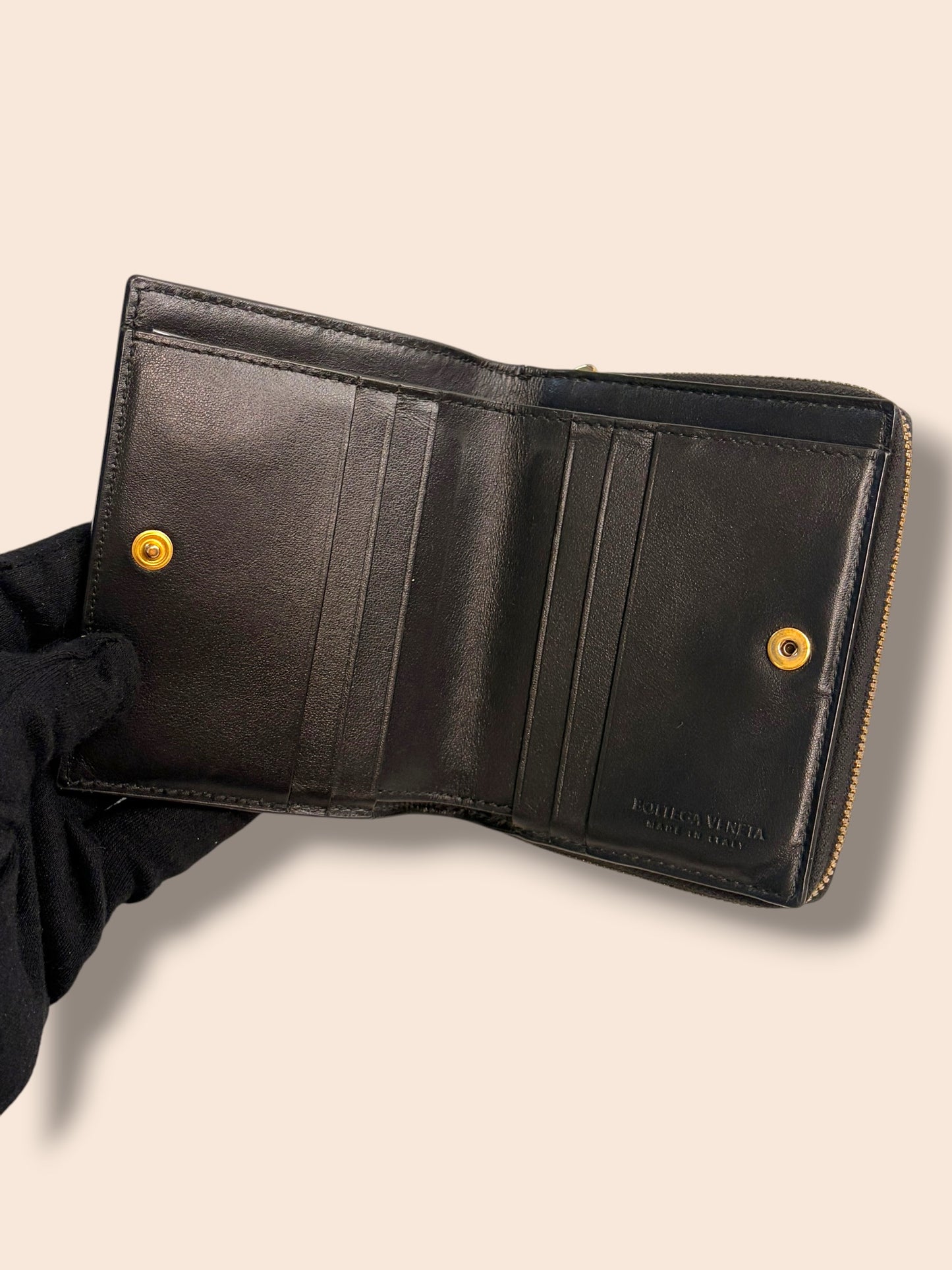 W112 BOTTEGA Black Nappa Maxi Compact Wallet
