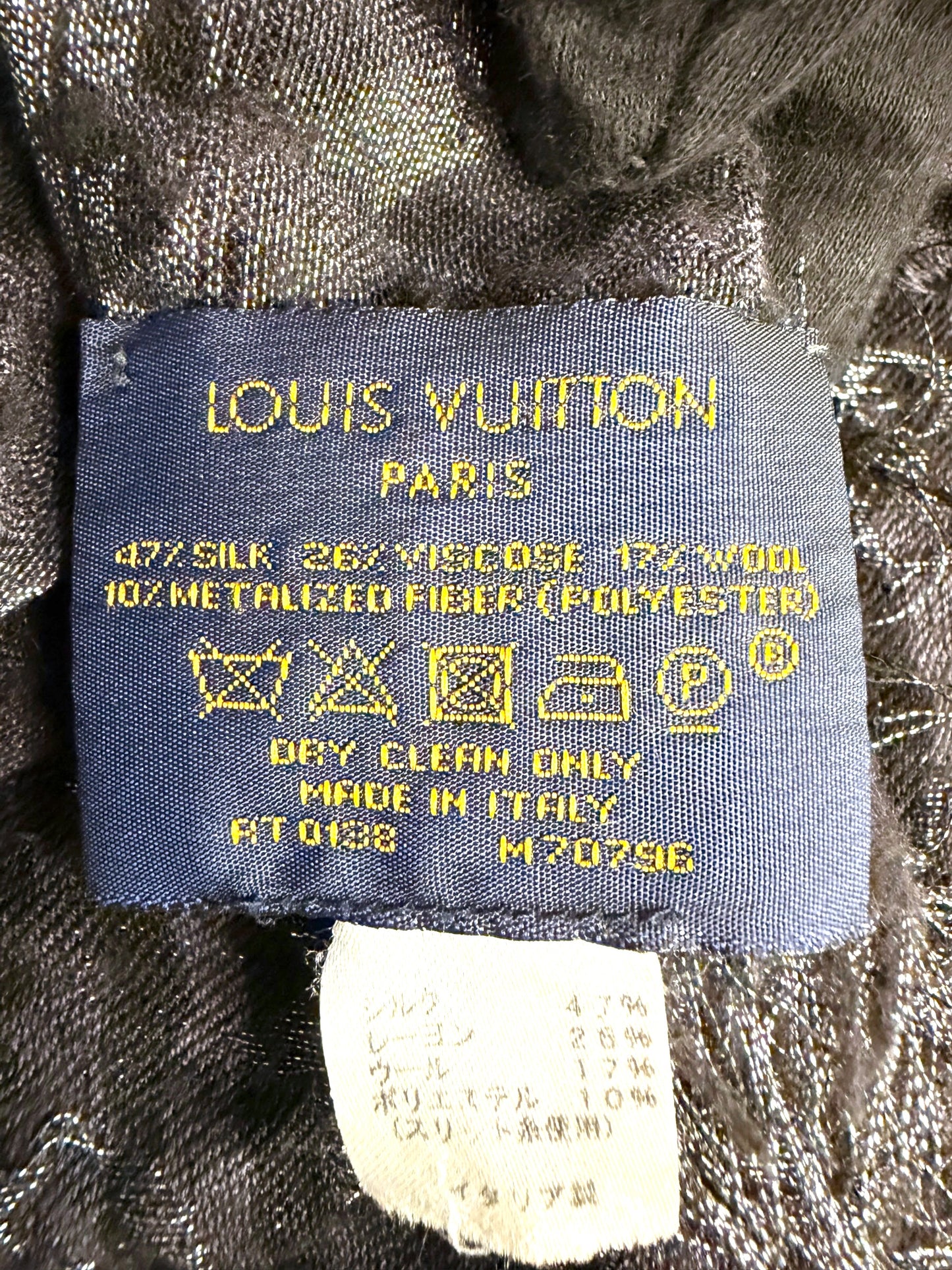 J462 LOUIS VUITTON Black Metallic Monogram Shawl 47% Silk 17% Wool RT0138