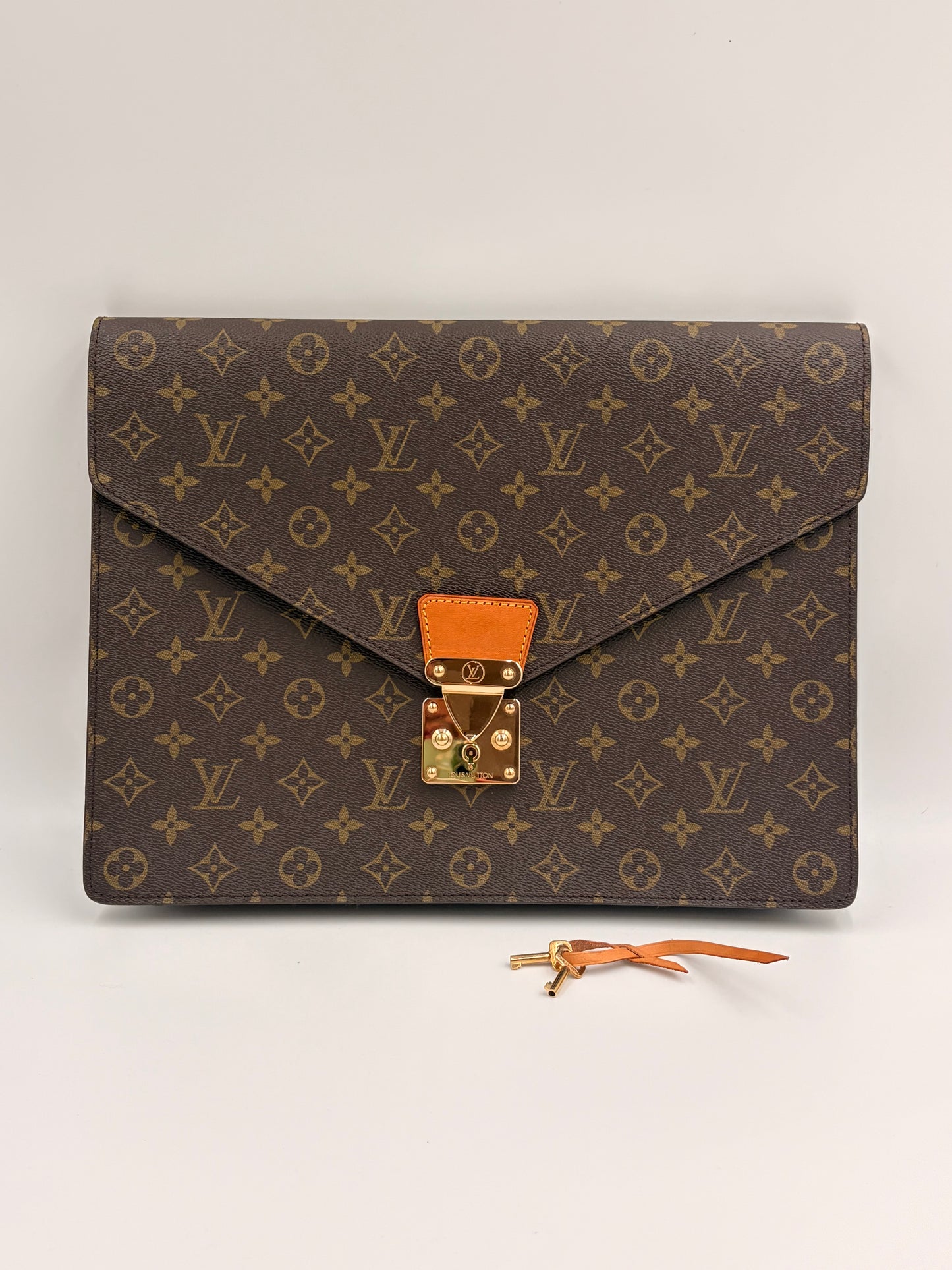 T334 LV Monogram Document Laptop Bag CT0991