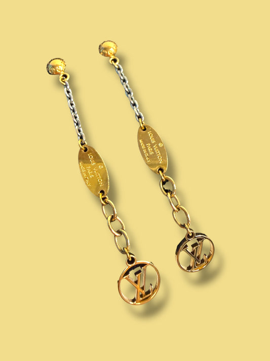 J438 LOUIS VUITTON Logo Mania Drop Earrings OB1127