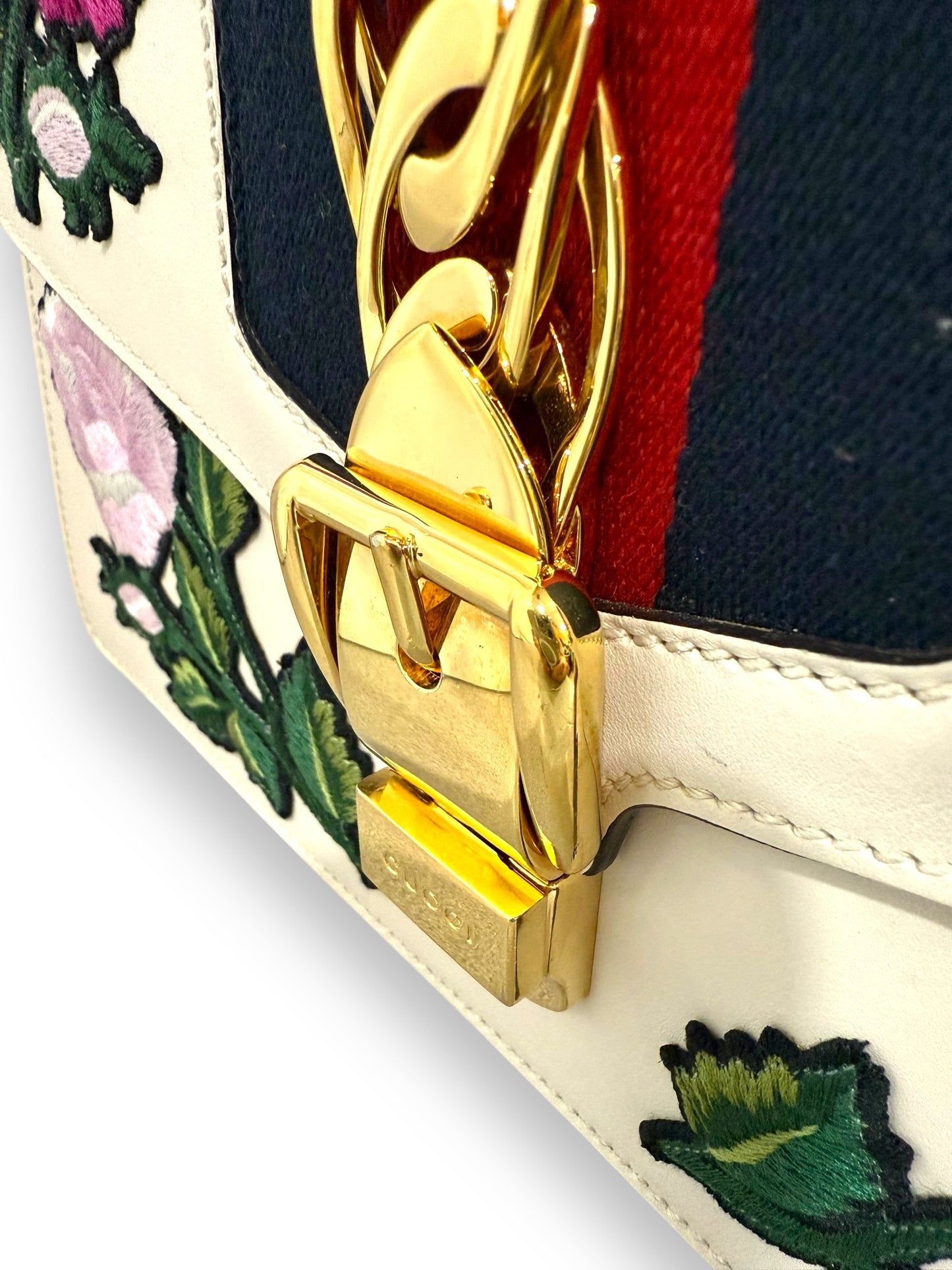GUCCI White Sylvie Calfskin Embroidered Flower Shoulder Bag