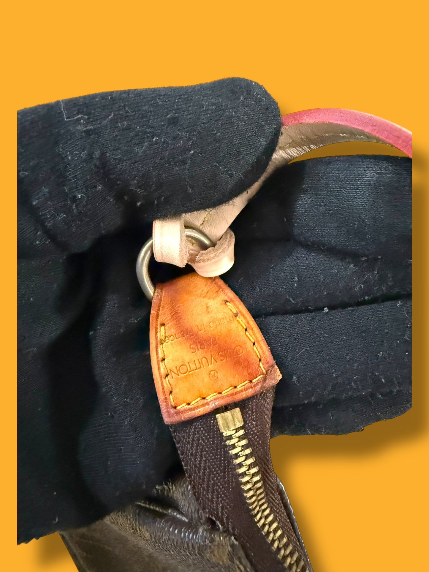 FRIDAY DROP FOR 12 HOURS ONLY B70 LV Monogram Pochette Accessories Shoulder Bag with Unbranded Strap VI1023