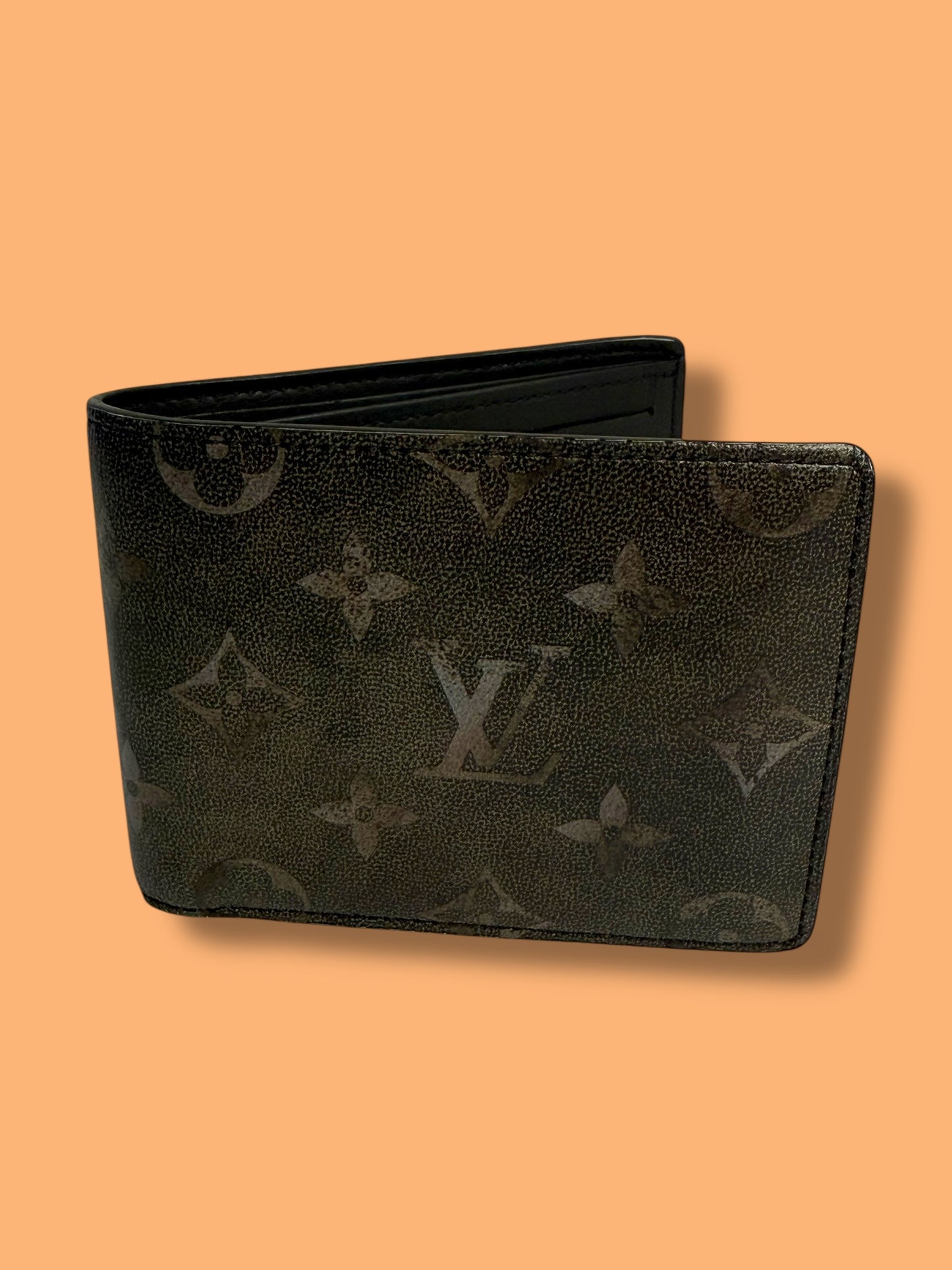 W113 LOUIS VUITTON Rare Autumn 2024 Dusk Monogram Calfskin Leather Men's bifold Wallet Microchipped