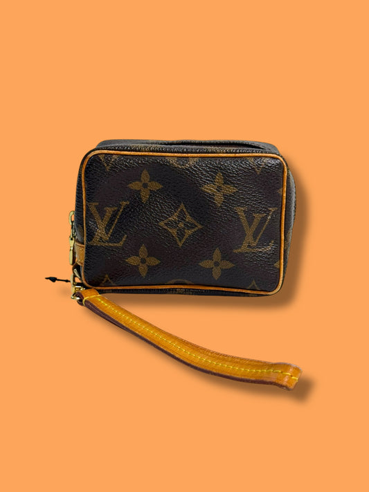 W141 LOUIS VUITTON Monogram Wapity Pouch c Strap AA3171