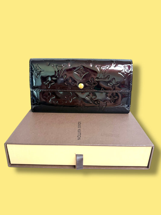 Clean* W94 LOUIS VUITTON Vernis Amarante Sarah Wallet TH0088