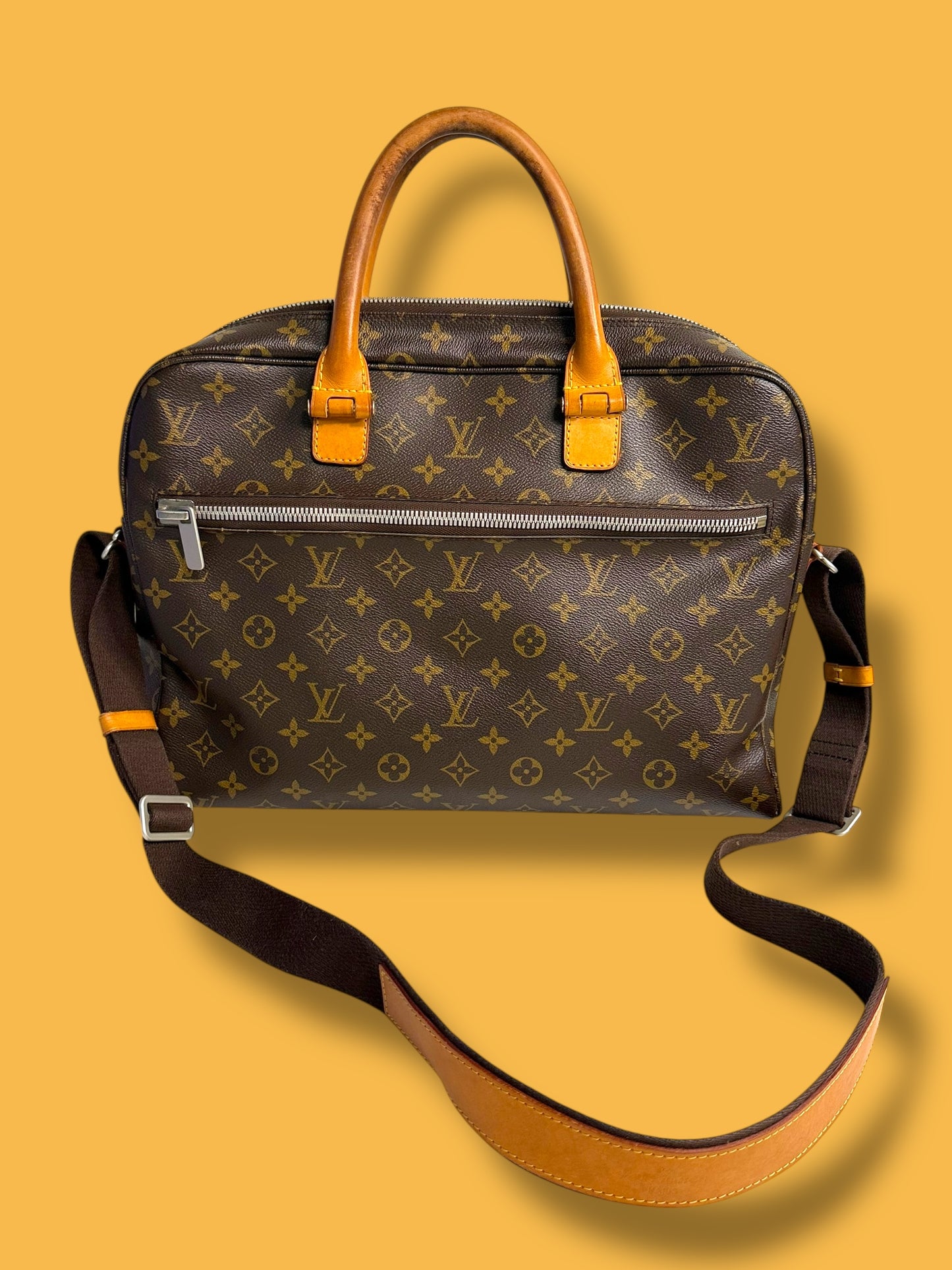 TBC155 LOUIS VUITTON Monogram Horizon Briefcase with Guitar Strap SR0127