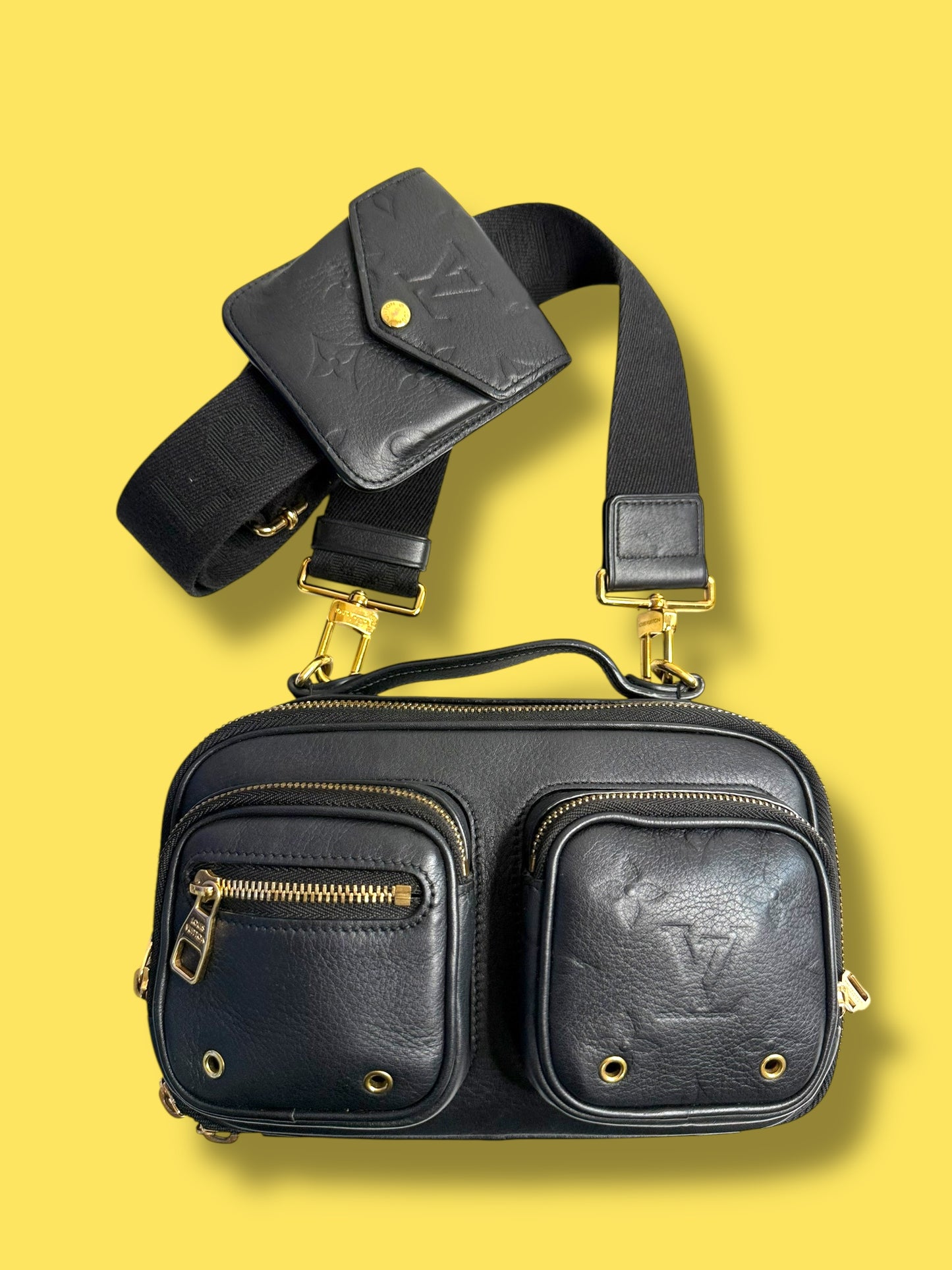 TBC166 LOUIS VUITTON Black Calfskin Embossed Leather Utility Bag c Pouch Monogram Interior Microchipped