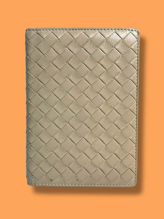 W143 BOTTEGA Passport Case