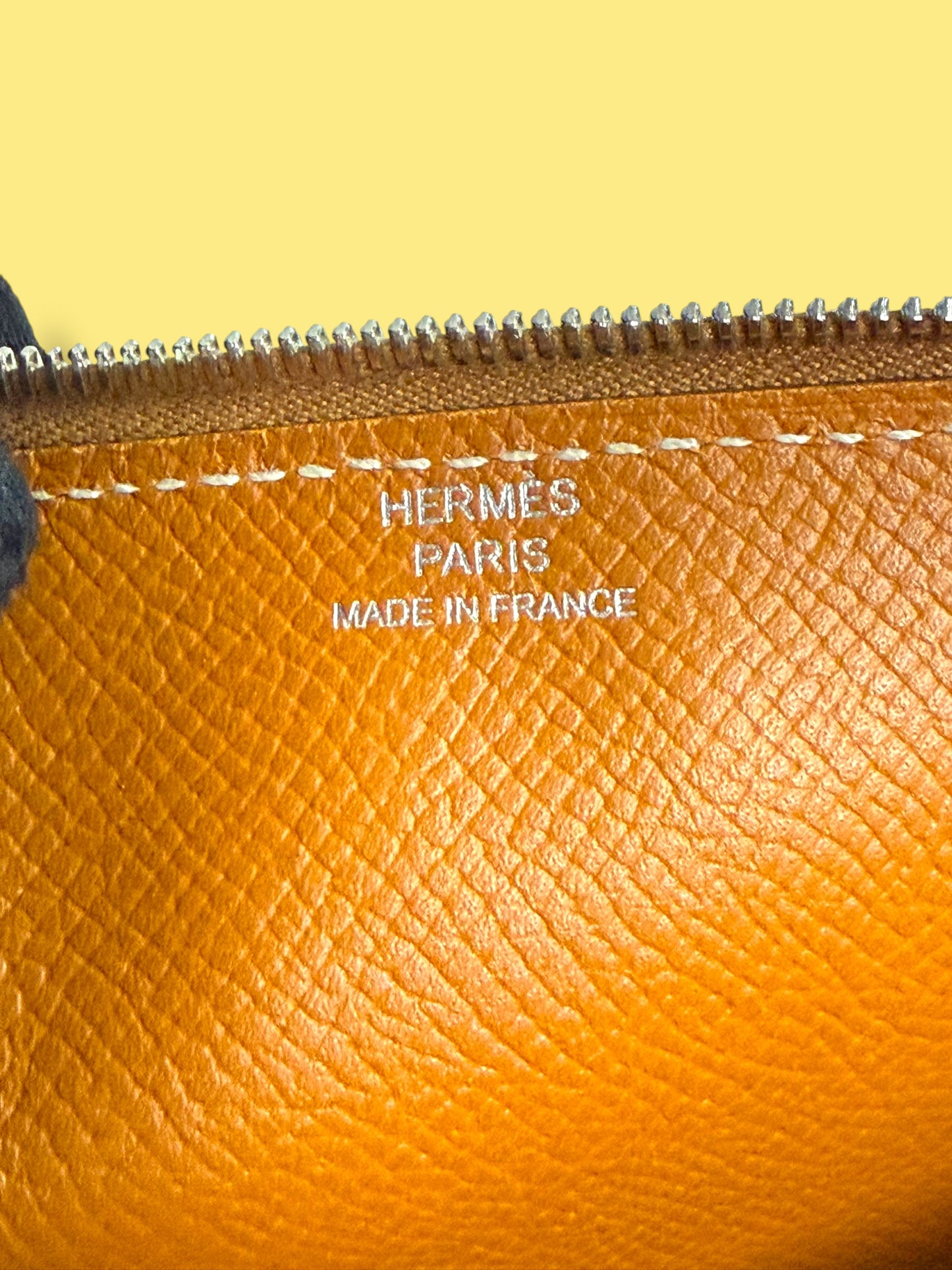 TBC92 HERMES 2017 Gold Leather Clutch Palladium HW Stamp A