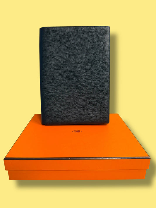 TBC91 HERMES 2017 Noir Leather Calvi GM Snap Clutch Stamp A