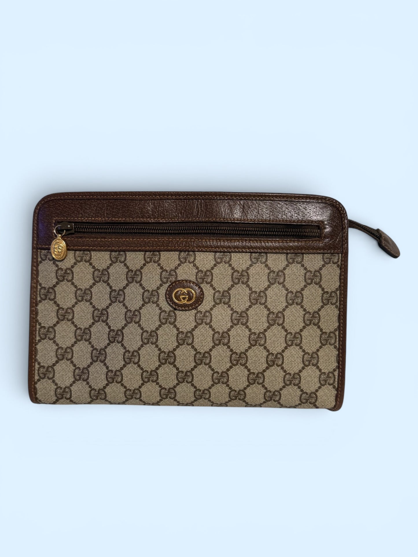 B684 GUCCI GG Supreme Canvas Clutch Bag